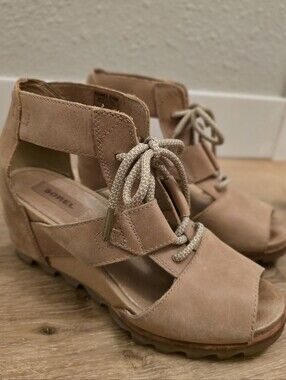 SOREL Joanie Lace Up Wedge Sandals In Tan